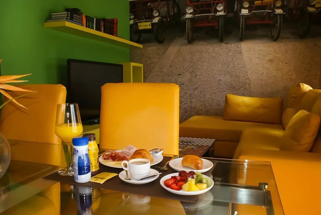 ***** Apartahotel Castro Exclusive Residences Spa Sagrada Familia Barcelona España
